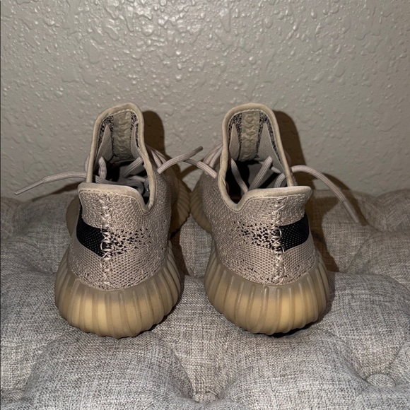 Adidas Yeezy Boost 350 V2 Slate Shoes (Without Box) - Picture 4 of 6